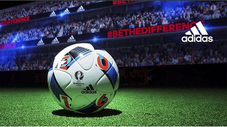 Â«Beau jeuÂ» - balonul oficial pentru grupele Euro-2016, dezvăluit de Zinedine Zidane