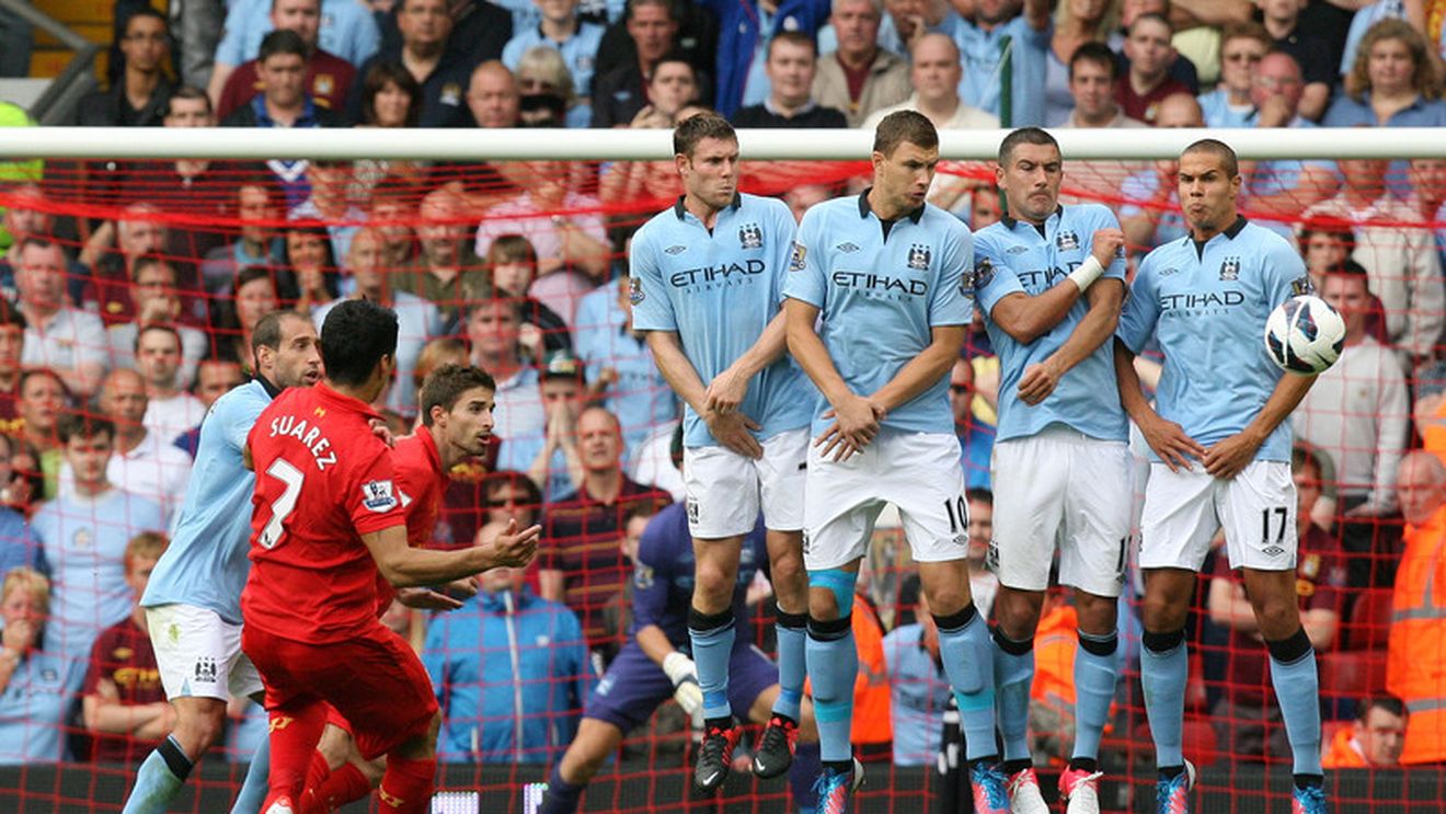 Mișcări de trupe în Premier League. Liverpool și Manchester City pregătesc o mutare neașteptată: Luis Surez, dorit de "cetățeni"