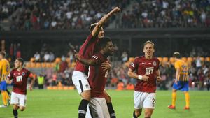 Sparta Praga a debutat cu o victorie în noul sezon. Chipciu putea obține un penalty, dar VAR-ul s-a opus. Stanciu a fost aproape de un eurogol