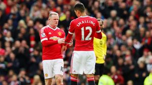 "Aroganțe" de star. Un fotbalist al lui Manchester a ajuns la aeroport cu escorta poliției după o pauză prea lungă la toaletă
