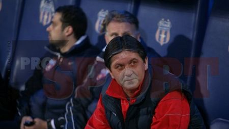 Becali:** "Lăcătuș nu va fi demis nici dacă Steaua va fi pe 17!"