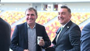 Gică Hagi a intrat în direct la TV şi i-a transmis un mesaj lui Ilie Dumitrescu, după ce Farul a învins-o pe FCSB, echipa prietenului Gigi Becali: "Na, Ilie, că am făcut-o tot ca mine!". La ce se referea "Regele"