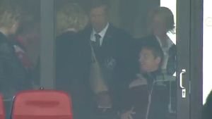 VIDEO cutremurător! Neșu a REVENIT pe un stadion!** A văzut victoria lui Utrecht cu Ajax din scaunul cu rotile: "S-a hotărât brusc să meargă să vadă meciul