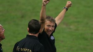 „Ei au dat gol cu spatele, noi cu capul!"