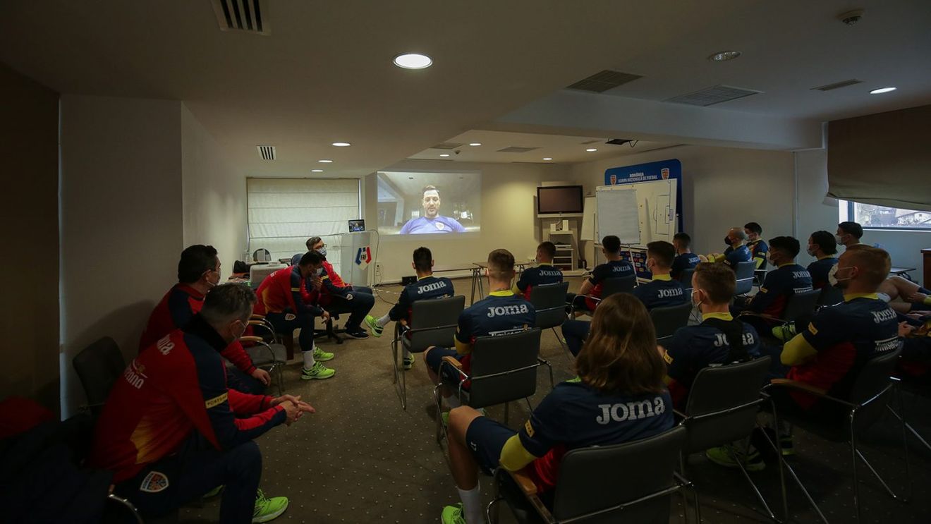 Mirel Rădoi, imagini inedite de la ședința de pregătire a „tricolorilor”, înaintea debutului în preliminariile CM 2022 | FOTO