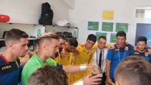 VIDEO SPECTACULOS | Radu, un nou discurs motivant înainte de meciul cu Anglia. Rădoi și staff-ul tehnic au tăcut preț de câteva secunde: "Trebuie să-i călcăm pe cap"