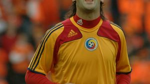 "Am ținut cu Steaua în meciul cu Fiorentina, la Roma - CFR am fost împărțit în două"