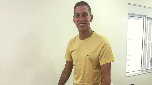 FOTO | A ieșit învingător din catastrofa aviatică în care și-a pierdut colegii. Portarul lui Chapecoense merge din nou după ce și-a pierdut piciorul: „Sper să particip la Jocurile Paralimpice”
