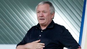 Vaslui își decide soarta la titlu la Galați: "Se va juca cu cuțitele pe masă"** Porumboiu l-a băgat în ședință pe Tudor: cum i-a explicat decizia de la Cluj