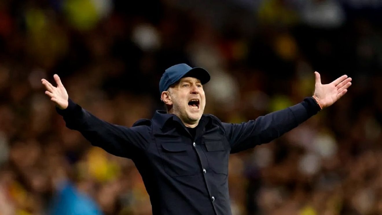 Situație explozivă la națională înainte de EURO 2024! Vorbe grele în culise: „Trăiesc din amintiri! Problema e că și el tinde să facă asta! Edi Iordănescu nu mai înțelege nimic”. Ce jucător e în miezul problemei și riscă să rateze turneul final din Germania! EXCLUSIV