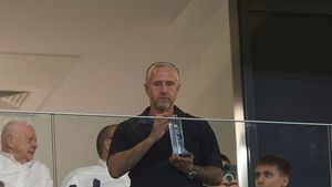 Discurs umilitor despre Laurențiu Reghecampf: „Un laş! Lăsați-l să plece"