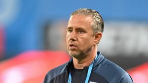 Anamaria Prodan a acuzat că Laurențiu Reghecampf ar fi fost dat afară de la PRO TV din cauză că ar fi consumat alcool. Ce se întâmpla, de fapt, în culisele televiziunii. Reacția impresarei a venit prompt