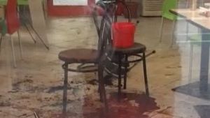 Individul lăsat într-o baltă de sânge înainte de derby e în stare de ȘOC:** "Mi-a dat cu sticla în cap, mi-a tăiat pleoapele și am leșinat!"