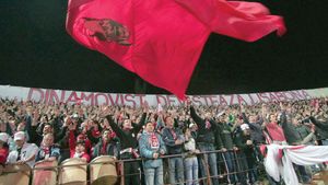 Divizați de conducători, uniți de valori!** Gest INCREDIBIL făcut de liderii galeriei lui Dinamo! "PALMA" dată oficialilor Stelei