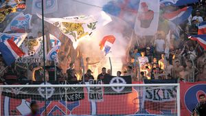 Fanii Stelei către Lăcă:** "Nu te huiduim, dar nu trebuia să te întorci"