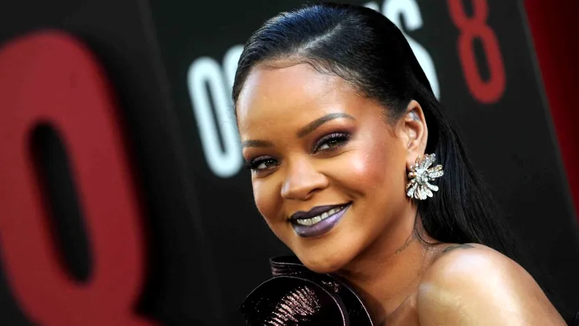 Rihanna este însărcinată cu primul ei copil. Primele fotografii cu burtica de gravidă