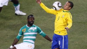 Luis Fabiano, pe urmele lui Maradona: "La golul doi a fost mâna lui Dumnezeu"** VIDEO 3D