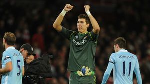 MEGA șansa lui Panti!** Manchester, în pragul unui nou război istoric! Românul, în fața celui mai important meci în tricoul "cetățenilor"