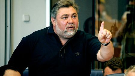 Dumitru Sechelariu este în comă după o operație nereușită!** Medicii austrieci au refuzat transferul la Viena