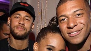 Cum arată fotomodelul care i-a transformat din nou în "frați" pe Neymar și Mbappe. FOTO