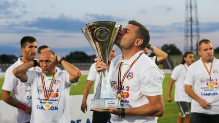 Laszlo Balint a explicat mini-revoluția din primul ”11” al echipei UTA din meciul promovării: ”Am fost și forțați puțin.” Cui îi dă medalia sa de campion și mesajul din miezul nopții