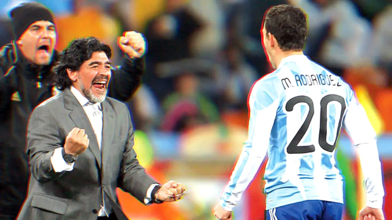 Maradona SHOW!** Selecționerul Argentinei e vedeta CM!