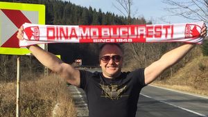 SPECIAL | A venit tocmai din Alicante pentru a vedea Dinamo pe viu: "Am fost la Roma, Lisabona, Graz și Brugge! Acum îl avem pe Rednic, mă bazez pe el". Cea mai frumoasă amintire a unui fan al "câinilor" plecat din țară de 17 ani