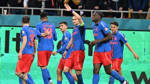 Gigi Becali l-a făcut praf și l-a scos din echipă pentru meciurile din play-off: „Am luat goluri de copii din cauza lui”