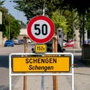 Prima galerie din România care a luat atitudine după ce țara noastră n-a fost primită în Schengen: „Strigați tare, să se audă până în Austria!”
