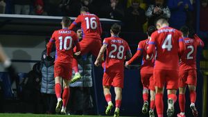 „Dacă FCSB intră în play-off, atunci crocodilul ne mănâncă pe toți!”. Conducătorul din Superliga avertizează și surprinde spunând că „nu trebuie să ne plângem de înjumătățirea punctelor”. EXCLUSIV