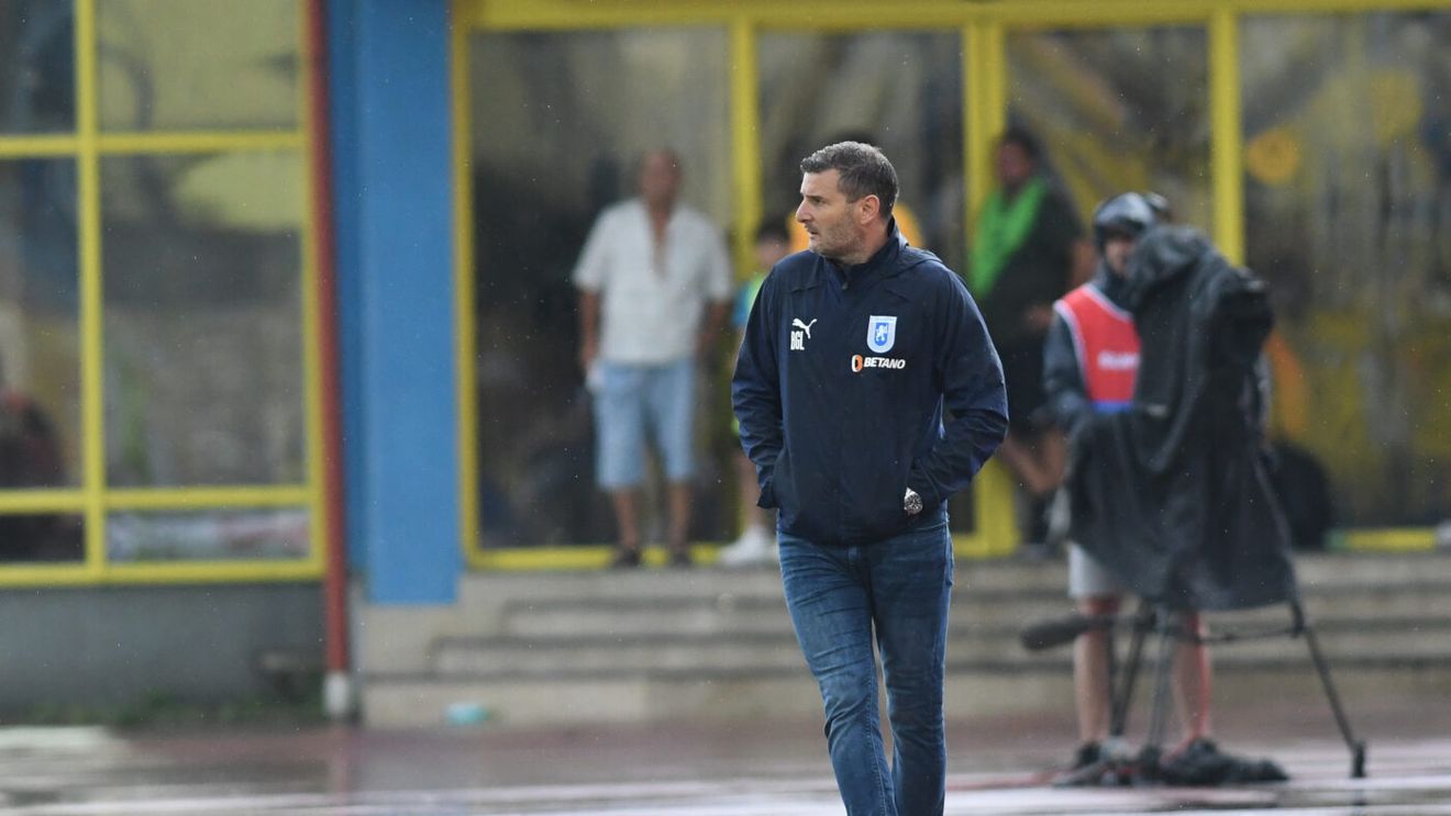 Laszlo Balint dă vina pe jucătorii Universității Craiova pentru situația proastă de la echipă. „Nu poți să iei gol din prima fază fixă dacă vrei să te bați la trofeu!”