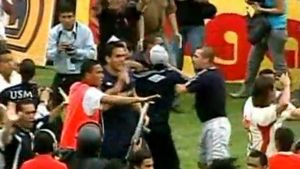 VIDEO** Războiul sfârșitului lumii! Finala campionatului din Peru, transformată într-o bătaie generală