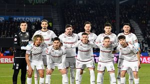 Un necaz nu vine niciodată singur! Veste de coșmar pentru jucătorul Rapidului, după ce a petrecut la Iași și a fost exclus din lot. EXCLUSIV