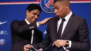 Răsturnare spectaculoasă de situație în conflictul deschis dintre vedeta Kylian Mbappe și conducerea PSG!