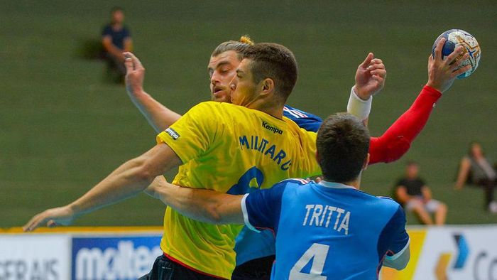 PRĂ‚BUȘIȚI | Tricolorii au fost învinși clar și de Suedia la Mondialele de handbal masculin sub 21 de ani. România luptă acum cu Spania pentru locul 7. Fetele au obținut, în schimb, victorii la Europene și, respectiv, FOTE