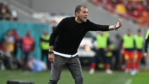 Săpunaru și Ermal Krasniqi, desființați după gesturile grosolane comise la adresa antrenorului Bogdan Lobonț: „N-ai voie să faci așa ceva! Frustrarea e mare”. VIDEO