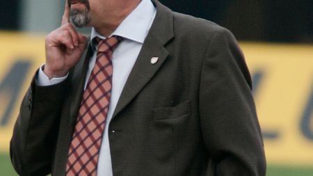 Ion Marin: "Cu excepția lui Vlas, toți jucătorii ar trebui să stea pe bancă"