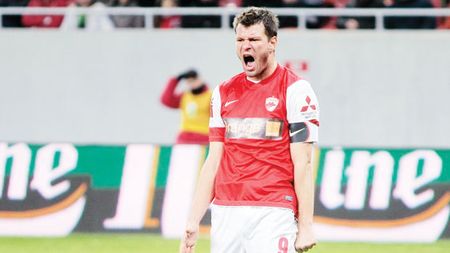 A contribuit decisiv la succesul cu Gaz Metan, dar a părăsit terenul dezamăgit:** "De ce nu bat eu?!"