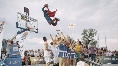 IMAGINEA ZILEI | "Superman" a zburat spre coș peste 30 de oameni la 3x3 Sport Arena Streetball 