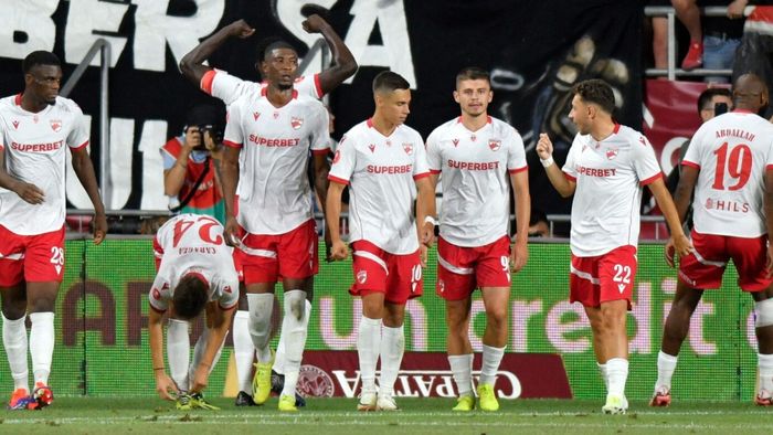 Dinamo București riscă să se dezintegreze! Cei mai buni fotbaliști pot pleca gratis: 11 jucători și antrenorul Kopic rămân liberi de contract în vară