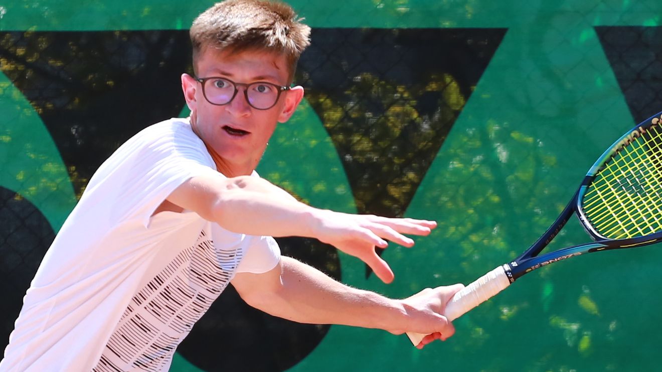 Printre probleme financiare, un tânăr jucător român învinge cei mai bine clasați autohtoni! Detalii neștiute despre Radu Țurcanu. SPECIAL