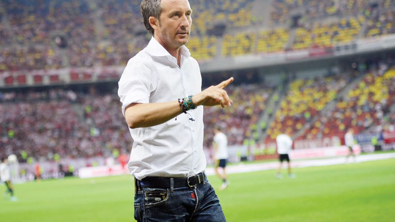 Pentru bani vorbește! Steaua a intrat în "silenzio stampa", managerul e în continuare la TV