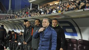 "Era foarte important să nu pierdem și să nu primim cartonașe galbene!" Reghecampf a dat explicații după egalul de la Cluj: de ce l-a schimbat pe Alibec în minutul 60, conflictul cu Miriuță și de ce a rămas Muniru acasă