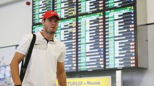 Marius Niculae, aproape de Universitatea Cluj! OFICIAL - Ardelenii i-au achiziționat pe Mendy, Neag și Lungu