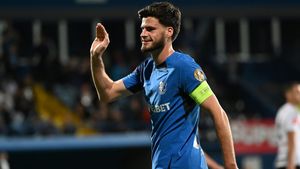 Tudor Băluţă, primele declaraţii după ce a semnat cu Universitatea Craiova: „Ştiu ce înseamnă acest oraş, îi lipseşte titlul. Vreau să fiu cel mai bun!”