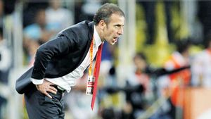 Solidari cu Avci!** Emre l-a certat pe Hamit Altintop, după ce jucătorul Galatei nu s-a bucurat la primul gol