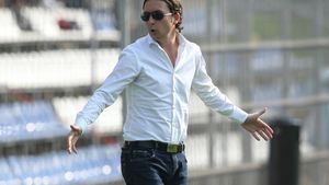 "Aștept o reacție a jucătorilor** după replicile infantile ale roș-albilor"