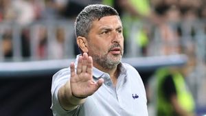 Reacția lui Marius Baciu despre acordul dintre Gigi Becali și Ianis Zicu pentru a-i lua locul: „Antrenorii stau la coadă. E liber să facă orice vrea”
