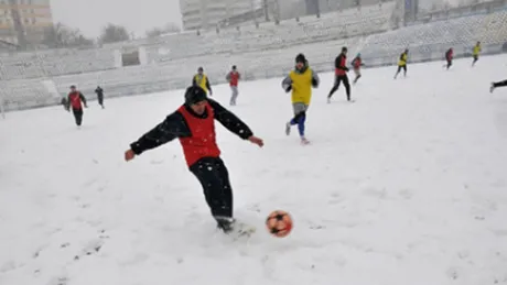 Lovin, Hăisan și Gheorghiu se pregătesc cu FCM Bacău!** Poenaru i-a scos la zăpadă