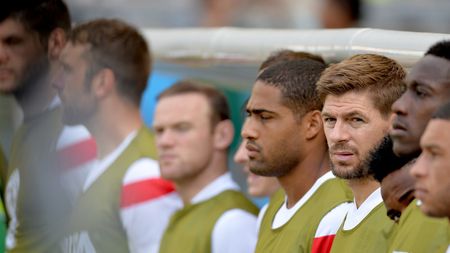 Gafă enormă după retragerea lui Gerrard din națională. Un ziar crede că englezul a fost jucător de cricket